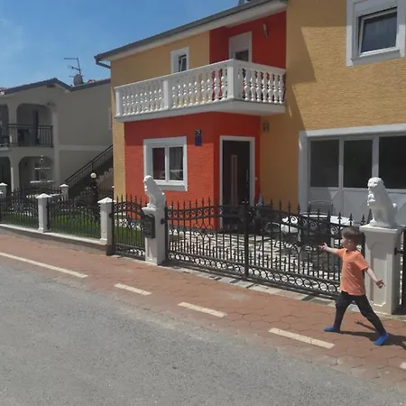 Apartamento Radmani *